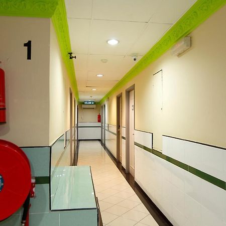 Cosy Inn Мірі Екстер'єр фото